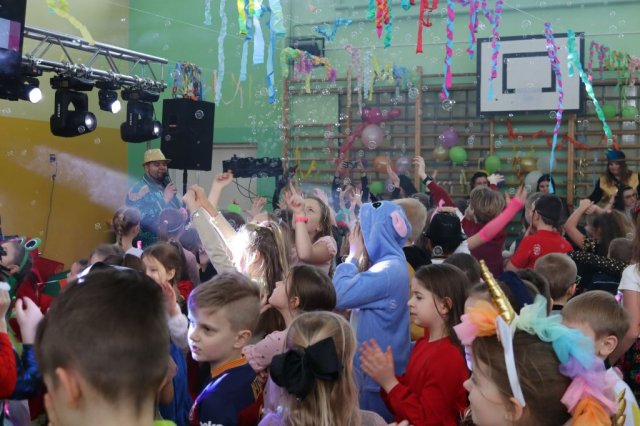 b_1024_768_0_00_images_2023_2024_WYDARZENIA_Choinka_418262030_840202611241022_6959327918230655257_n